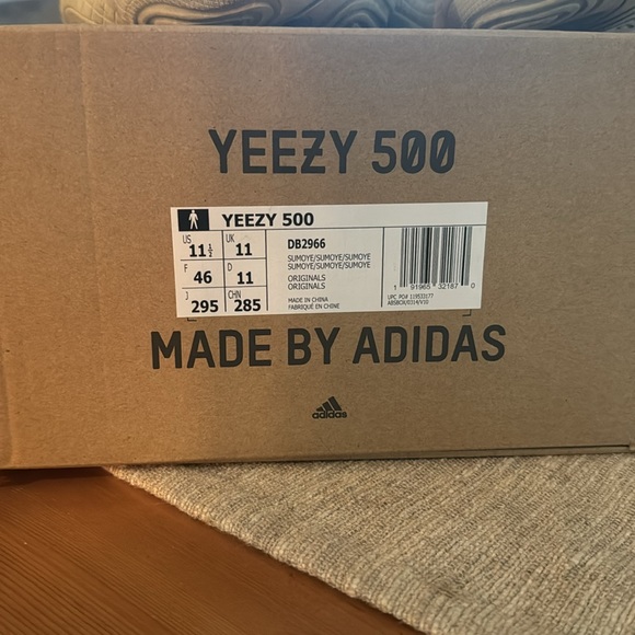 Adidas Yeezy 500 Size 11.5 - Picture 2 of 6